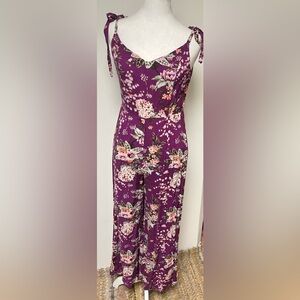 GB Gianni Bini Purple Floral Lightweight Shoulder Tie Jumpsuit 
Sz Small